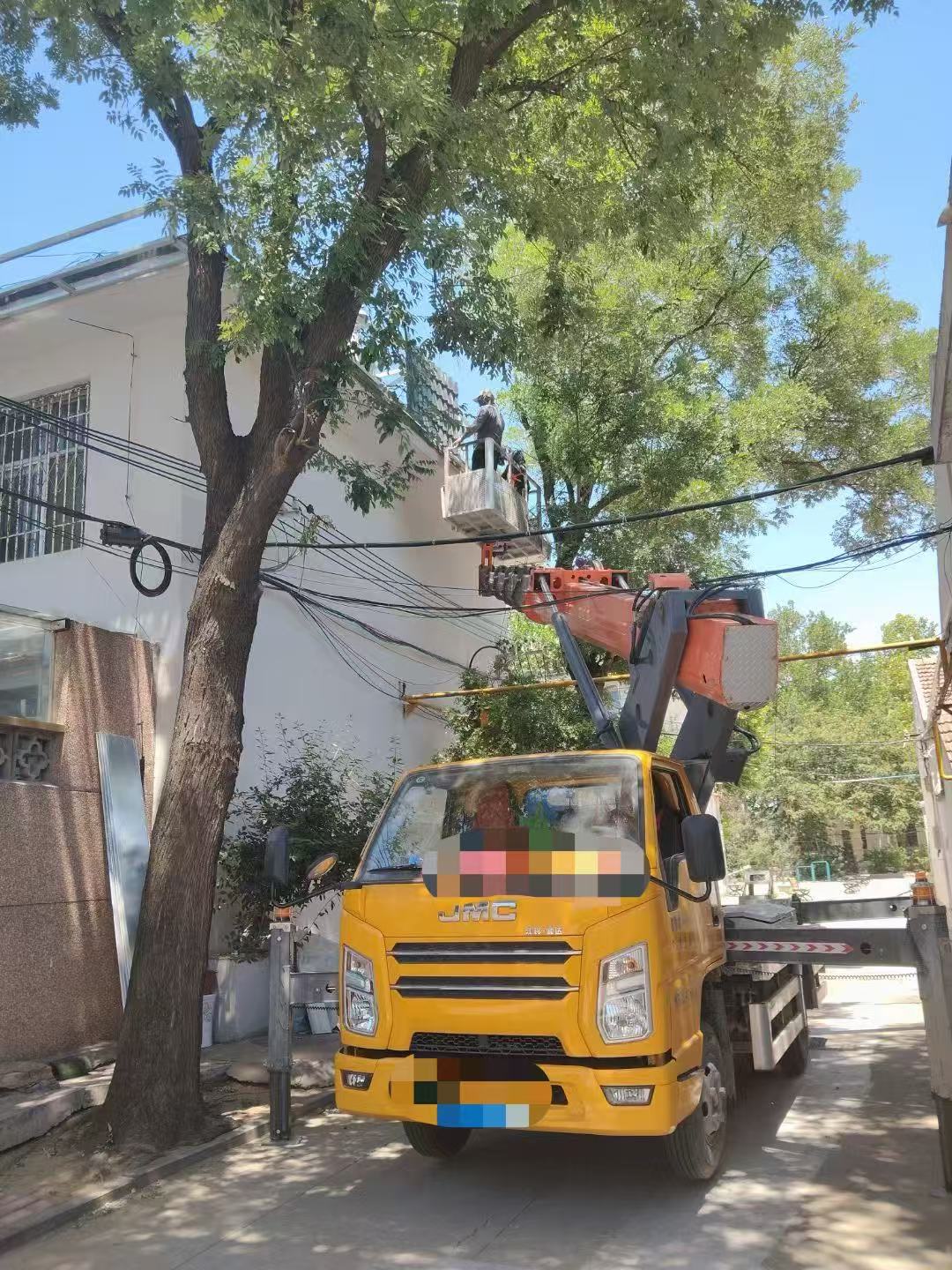 类乌齐县高空作业车能吊装重物吗？最大承载多少公斤？